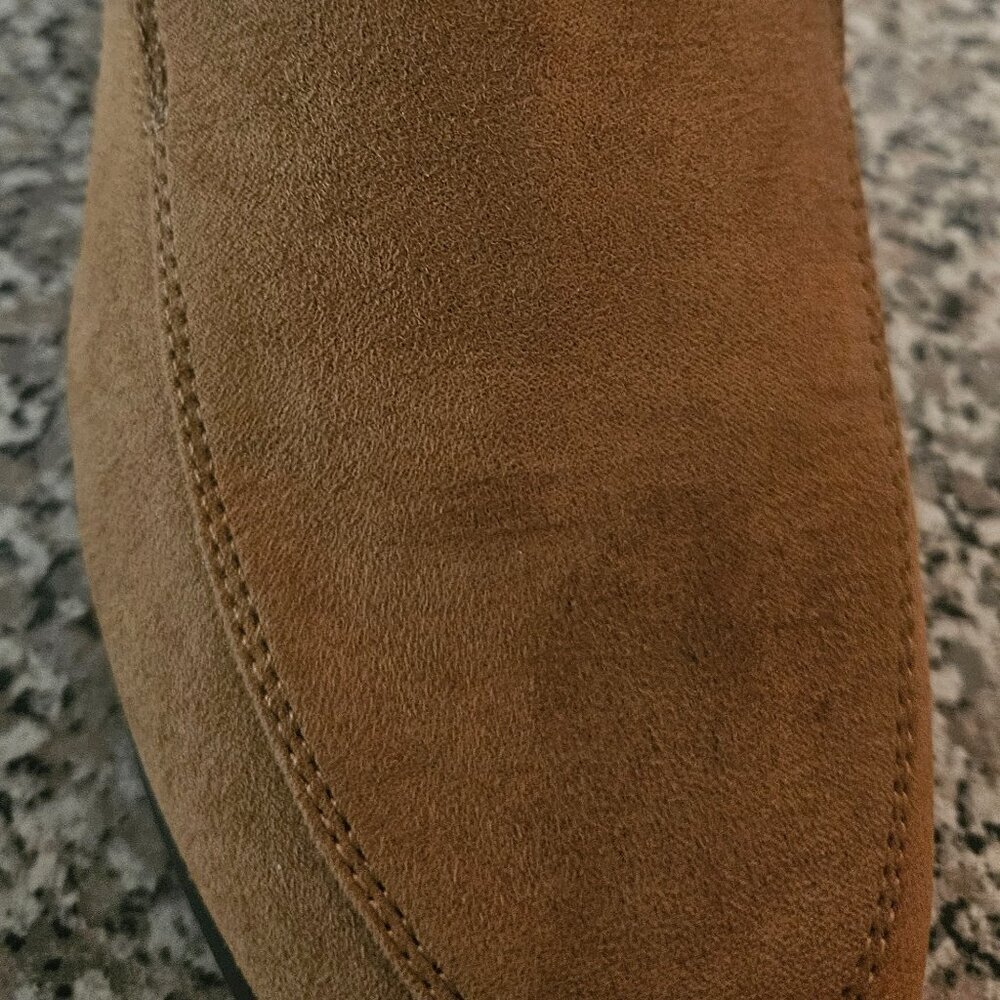 NWT UNISA Light brown Tan Comfort Mule kitten heel Shoe  7